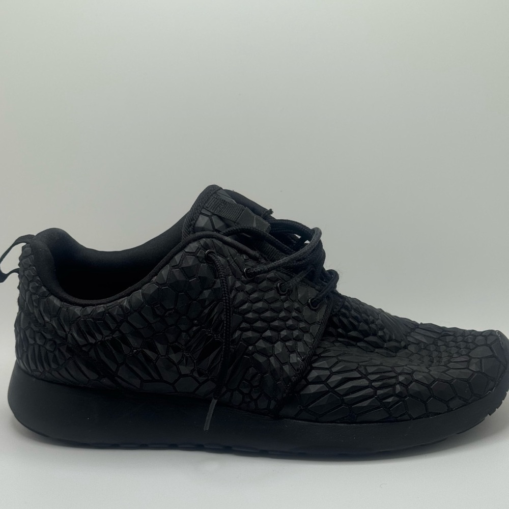 NIKE Roshe One DMB “Triple Black” Women’s Sneakers Size 8 – Rare Edition - Picture 5 of 8